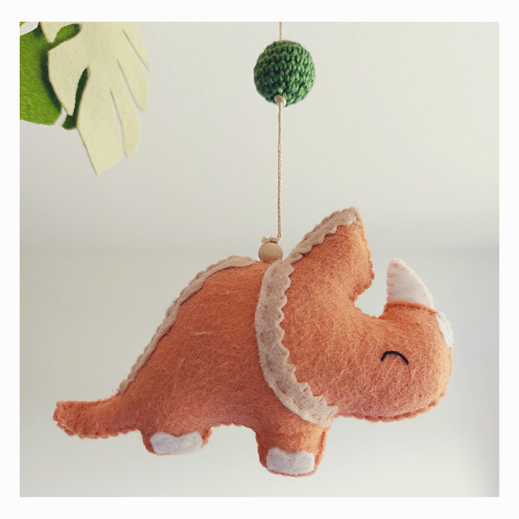 Mobile , Dinosaurier, Handvernäht